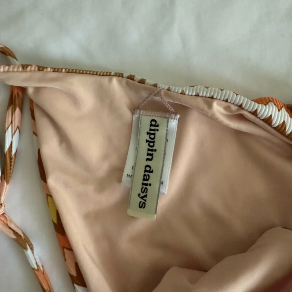🟡 Dippin' Daisy's Mia Tie Bikini Groovy Stripe - Picture 2 of 8